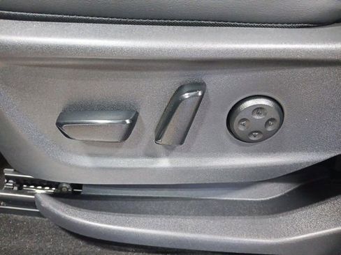 Used 2023 Nissan Ariya AWD image 14