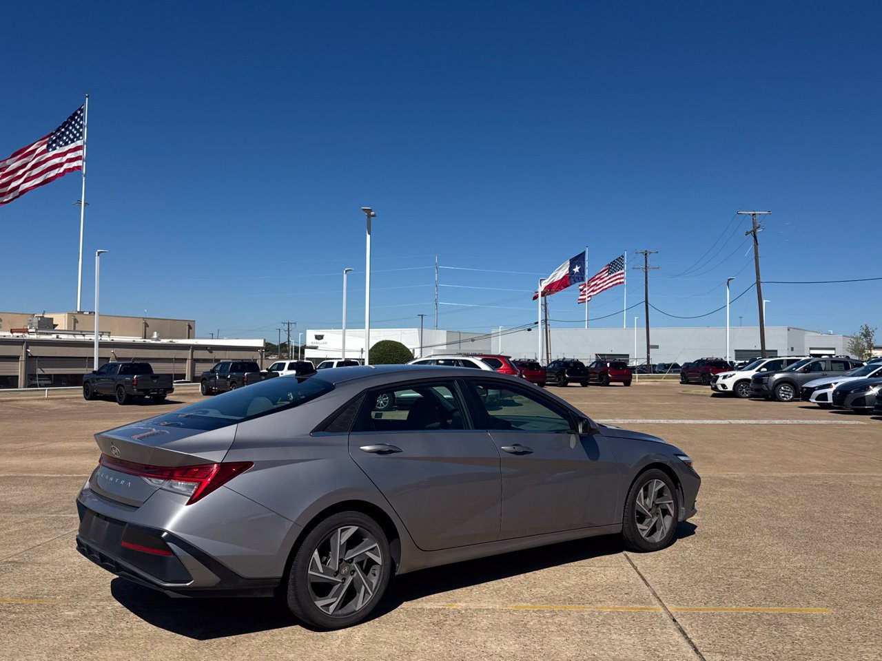 Used 2025 Hyundai Elantra SEL FWD image 24