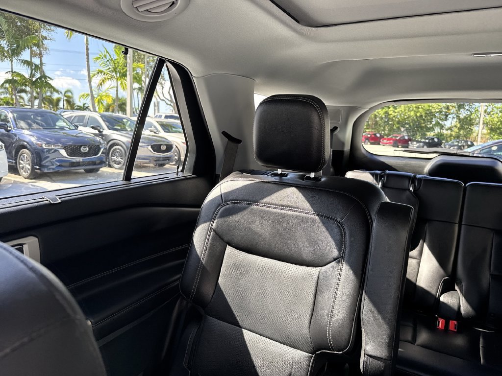 Used 2023 Ford Explorer Limited w/ Limited Technology Package RWD image 17