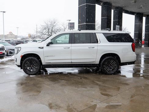 Used 2021 GMC Yukon XL Denali w/ Denali Ultimate Package image 4