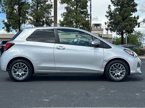 Used 2015 Toyota Yaris L image 8