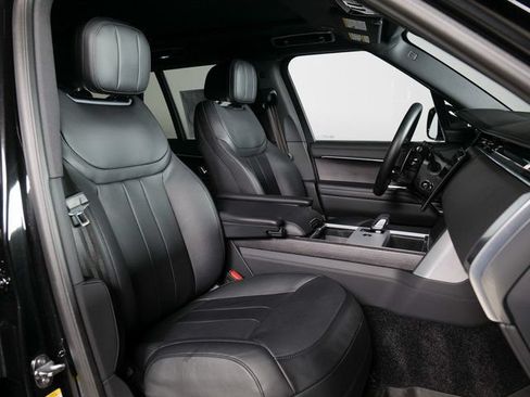 Certified 2025 Land Rover Range Rover SE AWD/4WD image 3