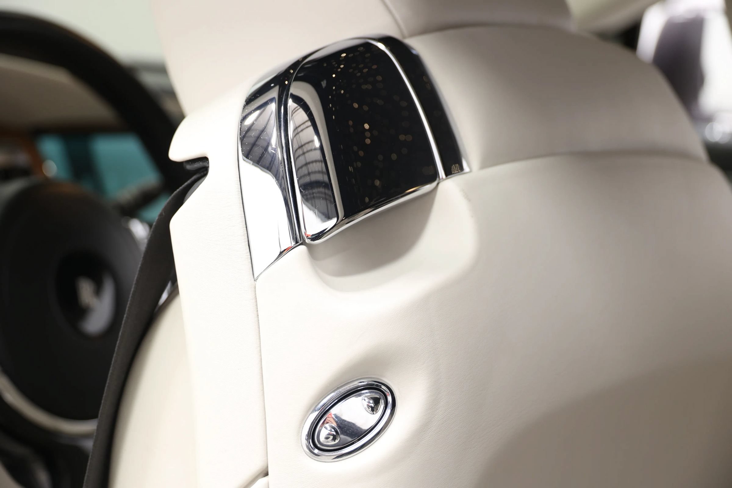 Used 2017 Rolls-Royce Wraith RWD image 73