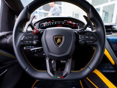 Used 2024 Lamborghini Revuelto AWD/4WD image 41