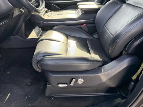 Used 2025 Lincoln Navigator Reserve AWD/4WD image 18