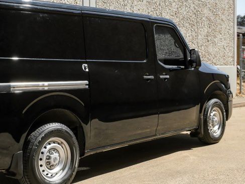 Used 2021 Nissan NV 2500 S image 15