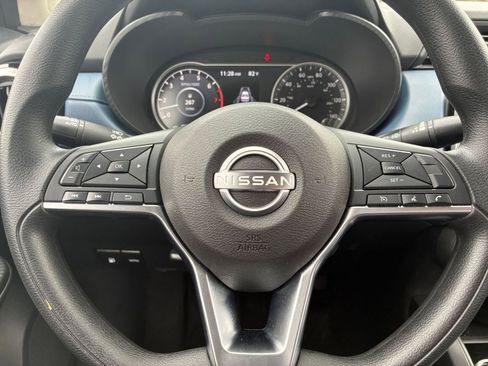 Used 2025 Nissan Versa SV FWD image 21