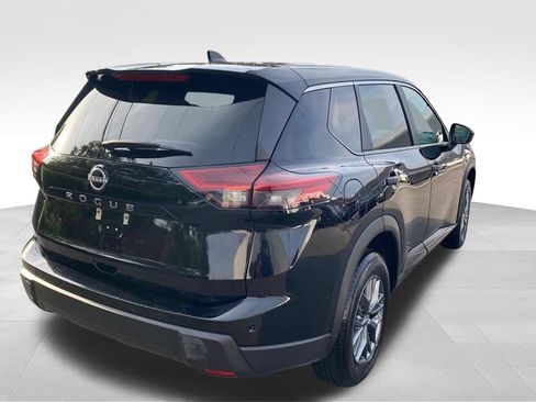 Used 2024 Nissan Rogue S FWD image 8