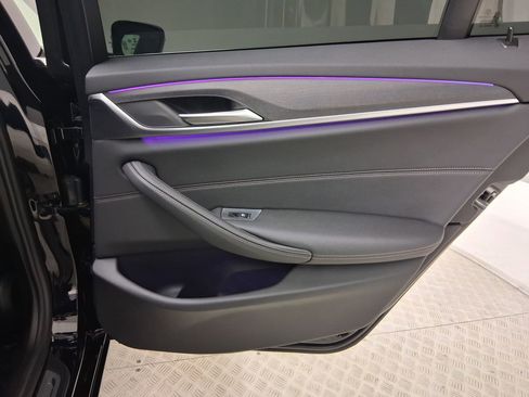 Certified 2022 BMW 540i image 34