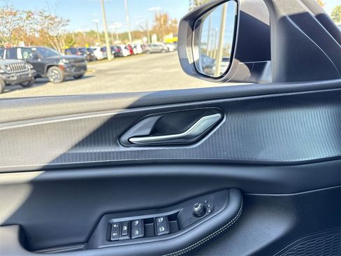 New 2025 Jeep Grand Cherokee Laredo image 13