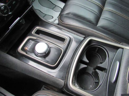 Used 2018 Chrysler 300 S w/ 300S Alloy Edition image 17