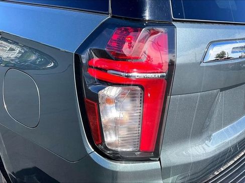 Used 2023 Chevrolet Suburban Premier image 23