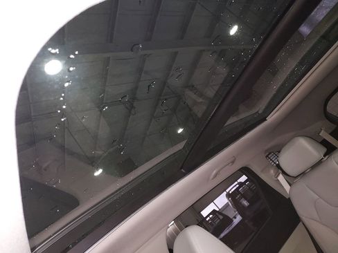 Used 2025 Kia Sorento EX w/ EX Panoramic Sunroof Package image 28