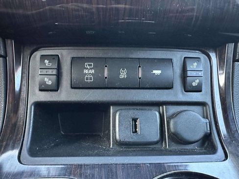 Used 2017 Chevrolet Traverse LT w/ Style and Technology Package AWD/4WD image 33