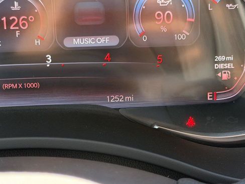 Used 2025 RAM 2500 Laramie AWD/4WD image 29