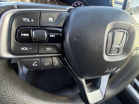 Used 2019 Honda Accord EX image 18