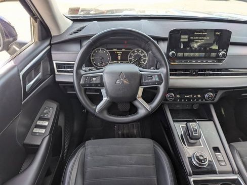 Used 2024 Mitsubishi Outlander SE image 27