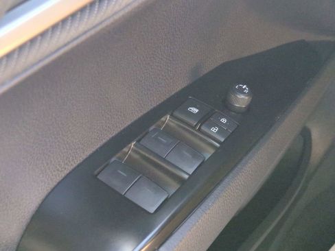 Used 2025 Toyota Camry SE image 23