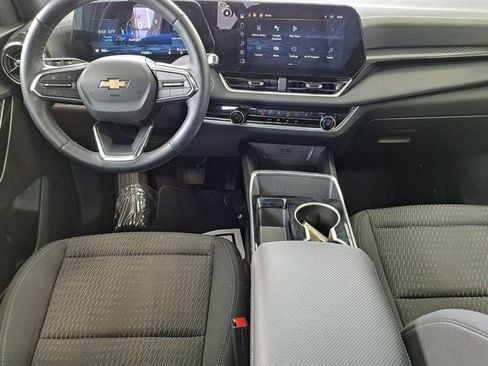 Used 2025 Chevrolet Equinox LT w/ Safety and Technology Package image 25