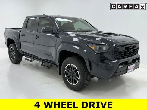 Used 2024 Toyota Tacoma TRD Sport image 1