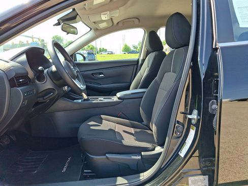 Used 2024 Nissan Sentra SV FWD image 14