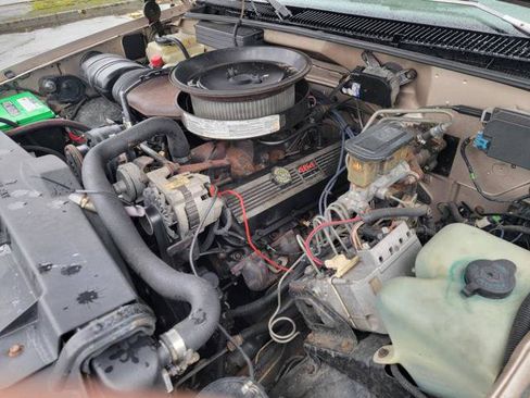 Used 1993 Chevrolet Suburban 2500 image 22