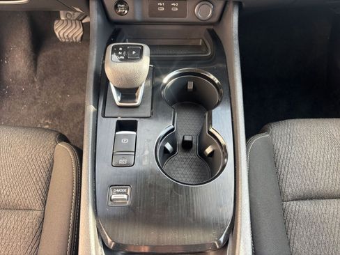 Used 2025 Nissan Rogue SV image 42