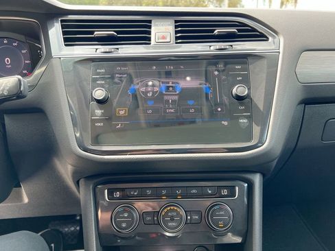 Used 2021 Volkswagen Tiguan SEL image 18