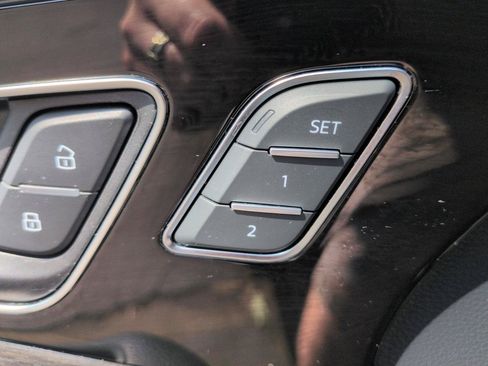 Used 2018 Audi Q7 3.0T Premium Plus w/ Premium Plus Package AWD/4WD image 11
