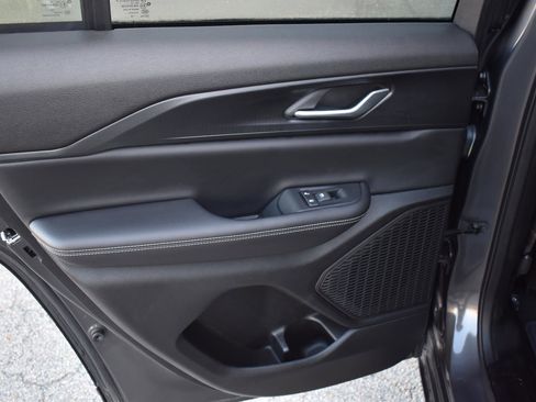 Used 2024 Jeep Grand Cherokee Laredo w/ Trailer Tow Package image 41