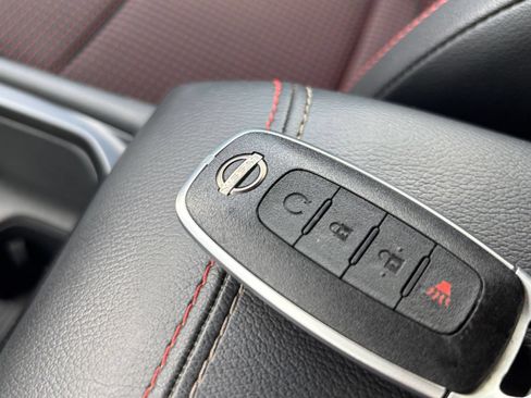 Used 2026 Nissan Kicks SR FWD image 20
