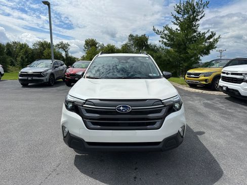 Used 2025 Subaru Forester Premium w/ Convenience Package #1 AWD/4WD image 2