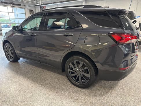 Used 2022 Chevrolet Equinox RS w/ Infotainment Package image 11