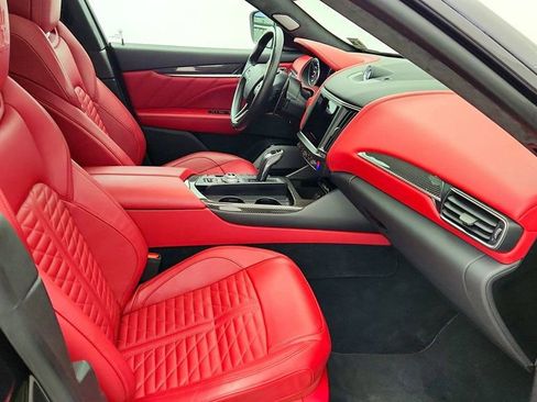 Used 2021 Maserati Levante Trofeo image 27