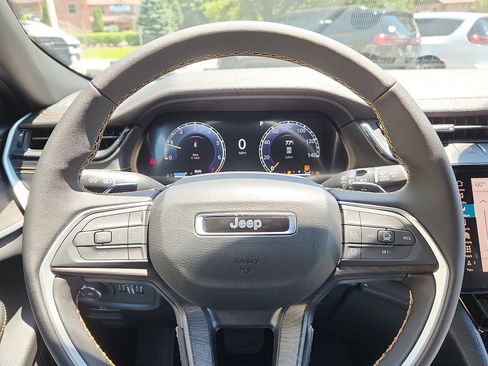 New 2026 Jeep Grand Cherokee Limited AWD/4WD image 13