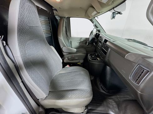 Used 2025 GMC Savana 2500 w/ Driver Convenience Package RWD image 22