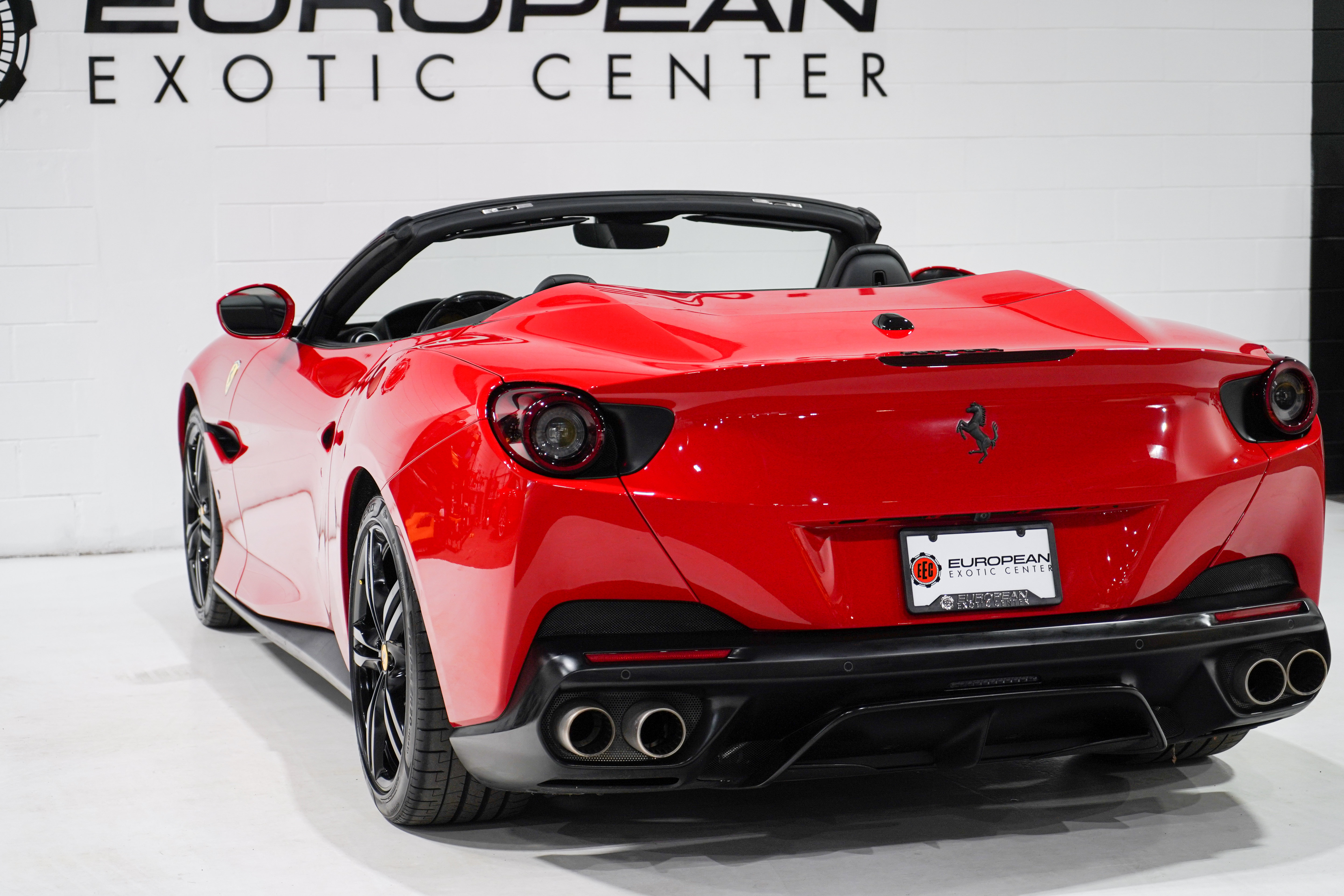 Used 2019 Ferrari Portofino RWD image 38