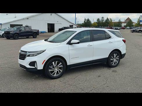 Used 2024 Chevrolet Equinox LT FWD image 32