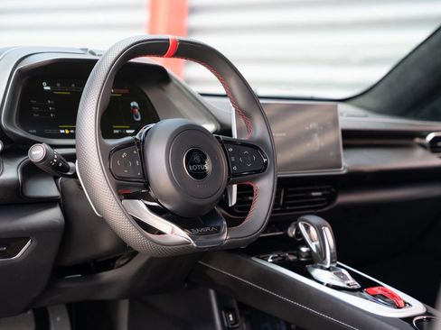 Used 2025 Lotus Emira RWD image 19