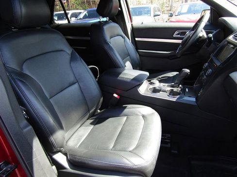 Used 2017 Ford Explorer XLT w/ Equipment Group 202A image 38