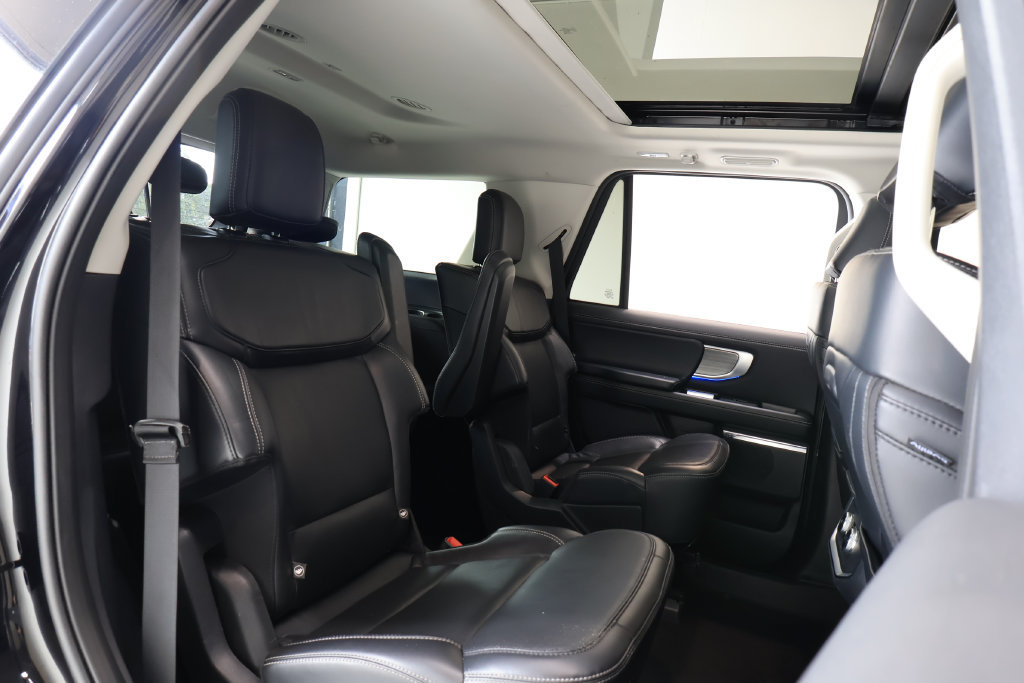 Used 2025 Ford Expedition Platinum AWD/4WD image 27