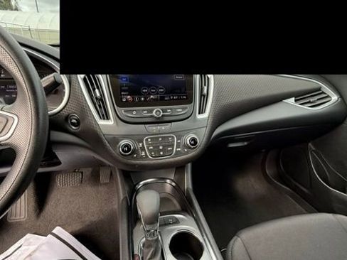 Used 2024 Chevrolet Malibu LT image 20