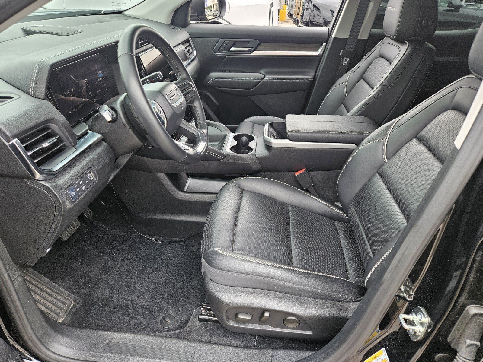 Used 2026 GMC Terrain Denali AWD/4WD image 7