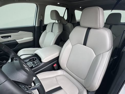 Certified 2026 Honda Pilot Touring image 12