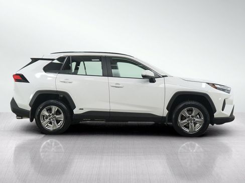 Used 2025 Toyota RAV4 XLE AWD/4WD image 6
