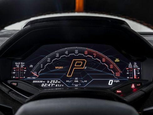 Used 2023 Lamborghini Huracan Tecnica image 16