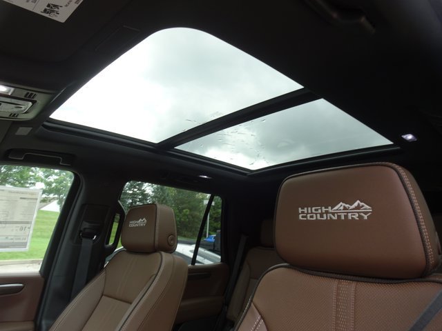 New 2026 Chevrolet Tahoe High Country AWD/4WD image 6