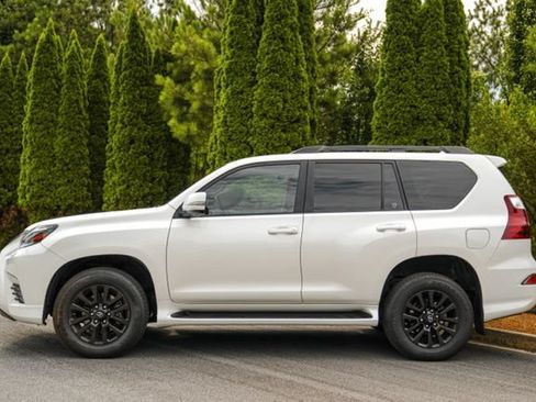 Used 2022 Lexus GX 460 w/ Black Line Special Edition AWD/4WD image 9