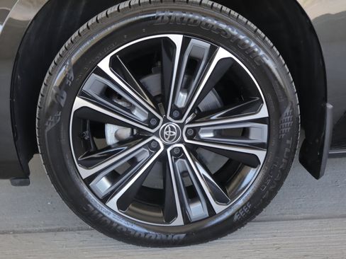 Used 2023 Toyota bZ4X AWD image 27