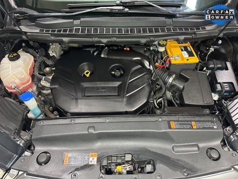 Used 2018 Ford Edge SE image 3